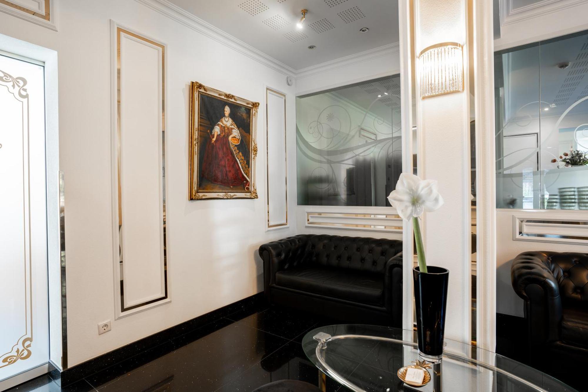Hotel Maria Theresia مايرهوفن المظهر الخارجي الصورة