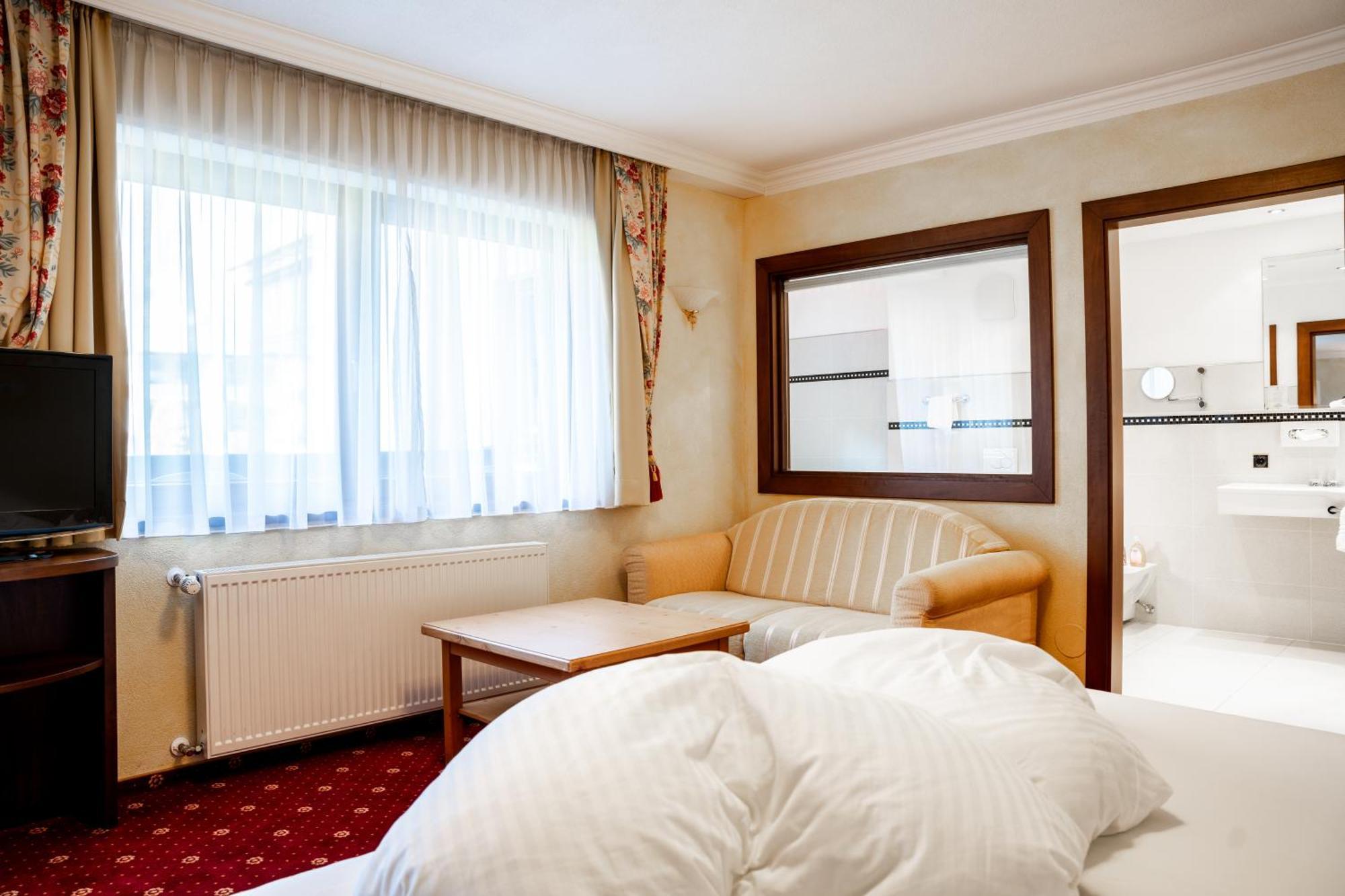 Hotel Maria Theresia مايرهوفن المظهر الخارجي الصورة