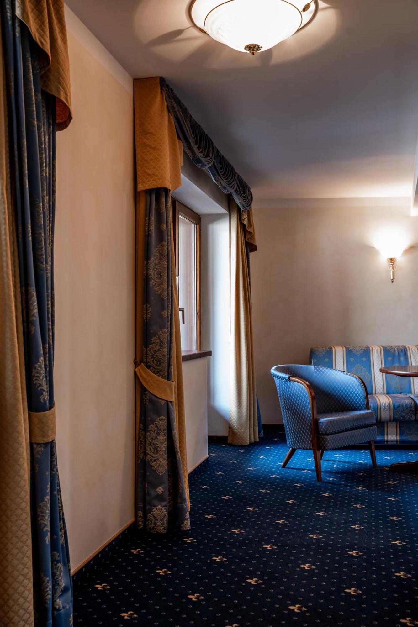 Hotel Maria Theresia مايرهوفن المظهر الخارجي الصورة